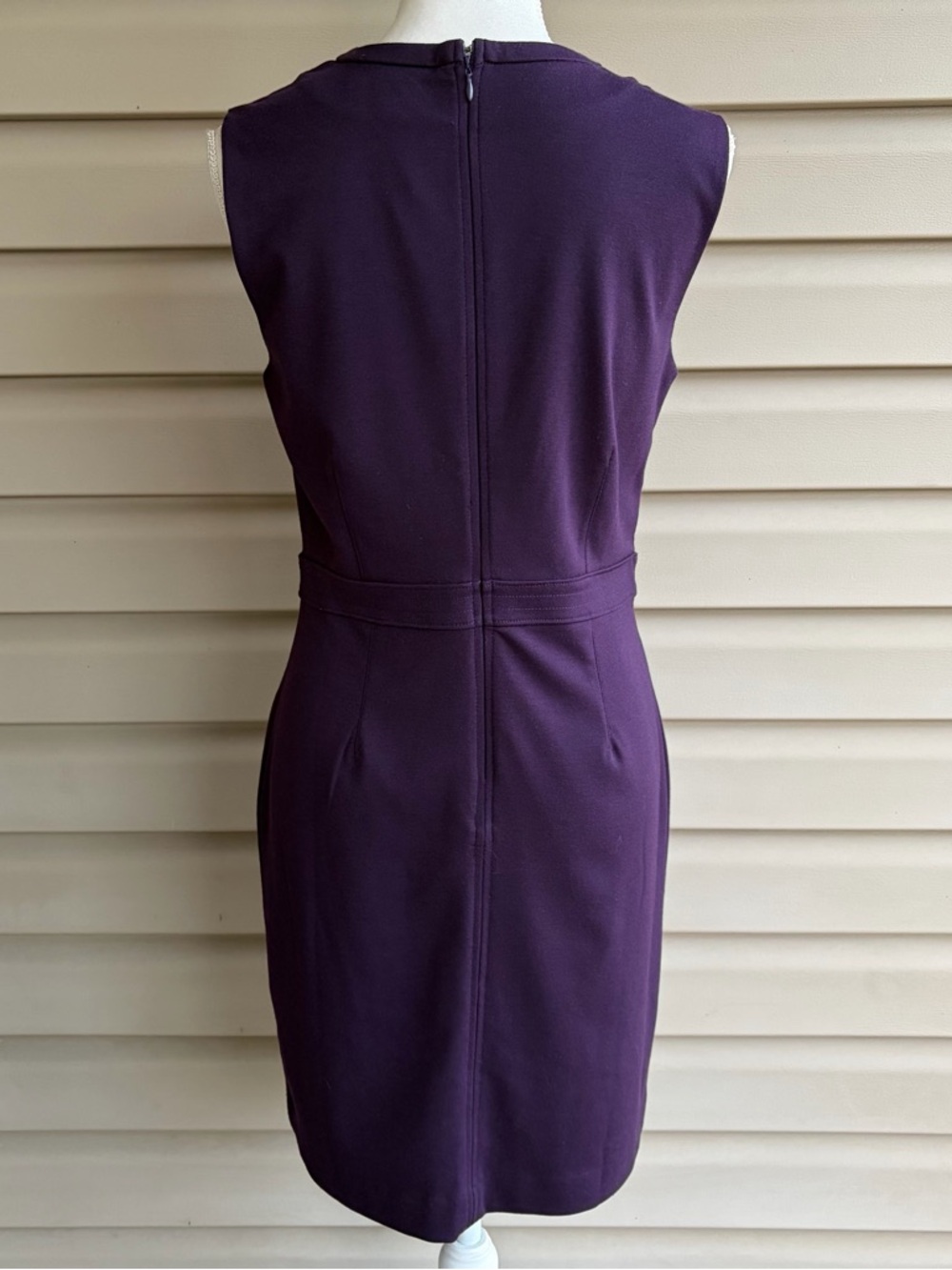 •Banana Republic• NWT Purple Ruffle Front Sheath Dress - Size 8 - Picture 5 of 7